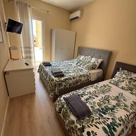 Ferit's Near Center Apartment *